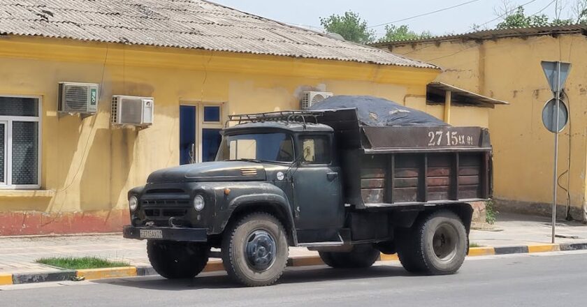 How to Remove and Replace Old Caulking Around Windows